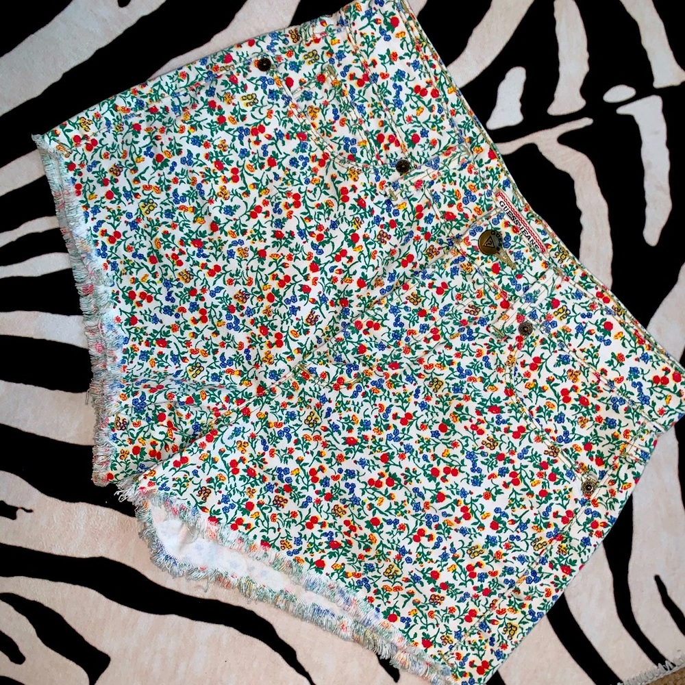 Guess vintage floral shorts